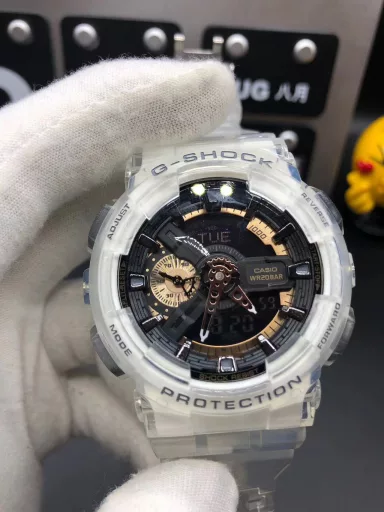 GA-110 Hand-raise Light Casio G-SHOCK--Classic shockproof dial design👍In stock and shipped immediately, 45-degree automatic hand-raise light function with strong visual impact🙈LCD liquid crystal display💡Stopwatch speed function accurate to 1/1000 second⌛Shockproof📣Anti-magnetic💥200 meters waterproof🏊48 city time📲Countdown⏳Alarm clock⏰Fully automatic calendar and other powerful functions