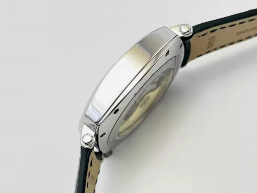 MKF Factory Vacheron Constantin Historical Masterpiece Series American 1921 Watch Series!1⃣️Equipped with a customized version of Danton 2824 two-and-a-half-hand movement, it has strong stability!2⃣️The 40MM diameter, unique commemorative pillow-shaped case is based on the early cushion-shaped case design, integrating the current noble materials, craftsmanship and aesthetic concepts to reshape the classics!3⃣️The crown is offset from the center and located in the upper right corner of the case, making it more comfortable to wear. At the same time, this design also comes from the early cushion-shaped watch!4⃣️The dial scale is arranged diagonally with the case as a reference, which is very distinctive; the polished pink gold Maltese cross at 12 o'clock on the dial makes the dial more prominent!5⃣️Black oxidized hour and minute hands, bar-shaped black oxidized small second hand, elegant and unique!6⃣️The back of the watch is made of a transparent sapphire crystal case back, which is locked with screws, so that the exquisite polishing of Vacheron Constantin's top movement can be seen at a glance.7⃣️The watch is paired with a hand-stitched square calfskin strap with a polished half Maltese cross design pin buckle!MKF Factory's masterpiece is welcome to appreciate it!