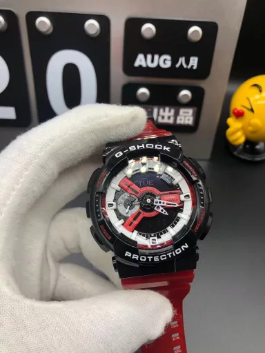 GA-110 Hand-raise Light Casio G-SHOCK--Classic shockproof dial design👍In stock and shipped immediately, 45-degree automatic hand-raise light function with strong visual impact🙈LCD liquid crystal display💡Stopwatch speed function accurate to 1/1000 second⌛Shockproof📣Anti-magnetic💥200 meters waterproof🏊48 city time📲Countdown⏳Alarm clock⏰Fully automatic calendar and other powerful functions