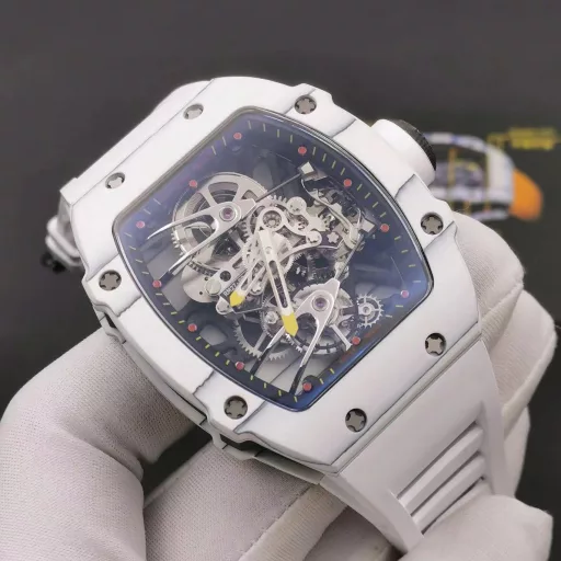 The new RM 27-02 is a sports tourbillon watch designed by 〖RICHARD MILLE〗 for tennis player Rafael Nadal. It not only uses an ultra-light case, but also has super stability to withstand the huge acceleration at the moment of hitting the ball. In the men's 400-meter sprint final at the Rio Olympics, South African athlete Wayde van Niekerk crossed the finish line wearing this watch and won the gold medal.RICHARD MILLE was inspired by the chassis of the racing car and integrated the hollow main plate and case of the movement to greatly improve the impact resistance. In order to make the watch lighter, Richard Mille also cooperated with North Thin Ply Technology to develop a hard and wear-resistant 