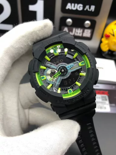 GA-110 Hand-raise Light Casio G-SHOCK--Classic shockproof dial design👍In stock and shipped immediately, 45-degree automatic hand-raise light function with strong visual impact🙈LCD liquid crystal display💡Stopwatch speed function accurate to 1/1000 second⌛Shockproof📣Anti-magnetic💥200 meters waterproof🏊48 city time📲Countdown⏳Alarm clock⏰Fully automatic calendar and other powerful functions