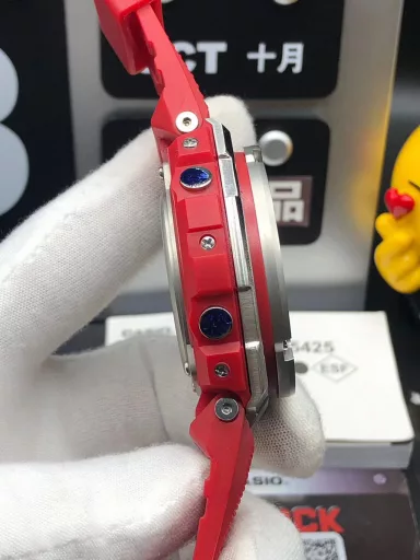 GST-400G hand-raise light Casio G-SHOCK--classic shockproof dial design👍In stock and shipped immediately, 45-degree automatic hand-raise light function with strong visual impact🙈LCD liquid crystal display💡Stopwatch speed function accurate to 1/1000 second⌛Shockproof📣Anti-magnetic💥200 meters waterproof🏊48 city time📲Countdown⏳Alarm clock⏰Fully automatic calendar and other powerful functions