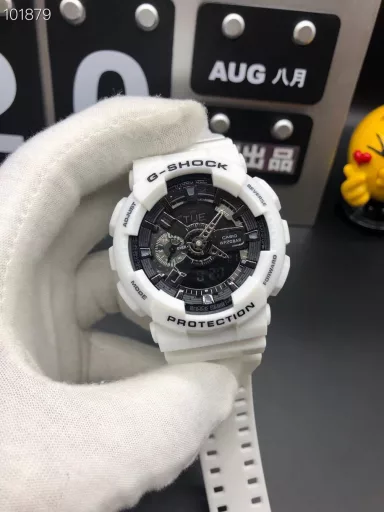 GA-110 Hand-raise Light Casio G-SHOCK--Classic shockproof dial design👍In stock and shipped immediately, 45-degree automatic hand-raise light function with strong visual impact🙈LCD liquid crystal display💡Stopwatch speed function accurate to 1/1000 second⌛Shockproof📣Anti-magnetic💥200 meters waterproof🏊48 city time📲Countdown⏳Alarm clock⏰Fully automatic calendar and other powerful functions