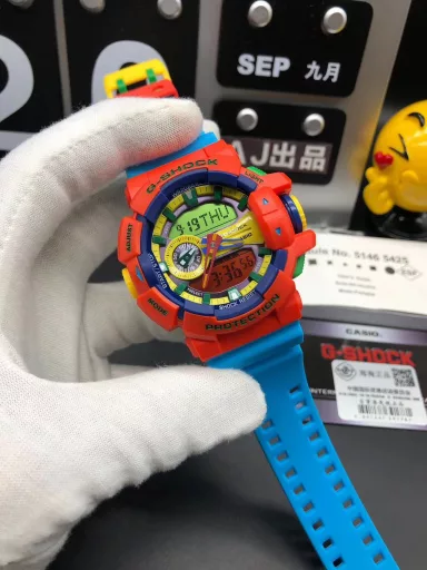 GA-400 hand-raise light Casio G-SHOCK--classic shockproof dial design👍In stock and shipped immediately, 45-degree automatic hand-raise light function with strong visual impact🙈LCD liquid crystal display💡Stopwatch speed function accurate to 1/1000 second⌛Shockproof📣Anti-magnetic💥200 meters waterproof🏊48 city time📲Countdown⏳Alarm clock⏰Fully automatic calendar and other powerful functions