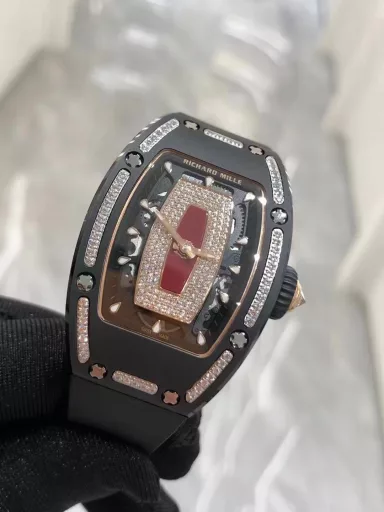 BBA Richard Miller RM0071⃣️Case: Uses the same ZTA white/black ceramic case as the original.2⃣️Movement: Exclusively customized movement to restore the original3⃣️Watch diameter: 1:1 restore the original 45.66x31.40mm, thickness is 11.85MM4⃣️Watch mirror material: Sapphire crystal mirror double anti-glare effect.5⃣️Watch strap material: Imported fluororubber watch strap, corrosion-resistant, comfortable and durable6⃣️Watch buckle: The latest titanium metal material7⃣️Diamond setting process: Breaking the traditional machine setting process, pure hand-made setting 8⃣️Electroplating process: PVD electroplating platinum