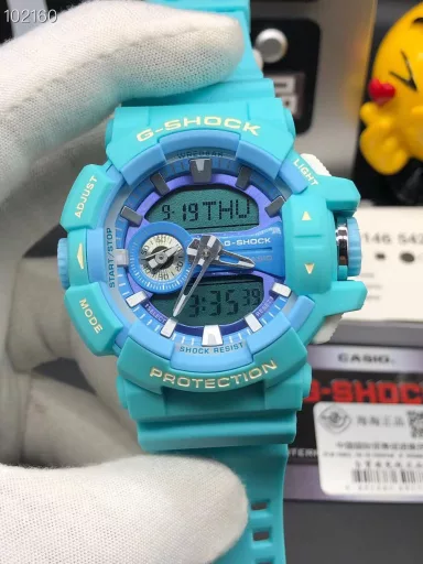 GA-400 hand-raise light Casio G-SHOCK--classic shockproof dial design👍In stock and shipped immediately, 45-degree automatic hand-raise light function with strong visual impact🙈LCD liquid crystal display💡Stopwatch speed function accurate to 1/1000 second⌛Shockproof📣Anti-magnetic💥200 meters waterproof🏊48 city time📲Countdown⏳Alarm clock⏰Fully automatic calendar and other powerful functions