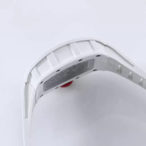 BBR RM0551⃣️Case: The white ceramic case is the same as the original. The chamfer details of the case are reduced to be exactly the same as the original, the bottom cover is reduced to see the light, and only the glass sees the light. The details are also one of the most correct versions at present! Upgrade a few details and it looks more like the original.2⃣️Movement: Redevelop the original RMUL2 integrated movement, and the balance wheel of the double barrel movement is clearly visible and moves. Say goodbye to the fake splint movement at first glance!3⃣️Watch diameter: The size is the same as the original 49.90X42.70 mm, and the thickness is 13.5MM4⃣️Watch mirror material: sapphire crystal mirror double anti-glare effect.5⃣️Watch strap material: natural rubber watch strap!6⃣️Watch buckle: original latest version folding buckleRichard Mille not only has exquisite watchmaking craftsmanship and is loyal to the spirit of traditional watches, but also advocates breaking through existing rules and regulations, exploring new heights of watchmaking craftsmanship, and integrating new elements of the new century into traditional craftsmanship. Comfortable, shock-resistant, durable, accurate and lightweight watches have become a 