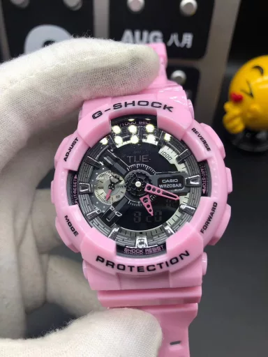 GA-110 Hand-raise Light Casio G-SHOCK--Classic shockproof dial design👍In stock and shipped immediately, 45-degree automatic hand-raise light function with strong visual impact🙈LCD liquid crystal display💡Stopwatch speed function accurate to 1/1000 second⌛Shockproof📣Anti-magnetic💥200 meters waterproof🏊48 city time📲Countdown⏳Alarm clock⏰Fully automatic calendar and other powerful functions