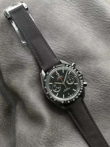 OM: Omega Speedmaster 311.92.44.51.01.003 (Dark Side of the Moon), ceramic case with coated nylon strap, black panda plate, zirconium oxide ceramic dial, decorated with eye-catching white 18K gold 