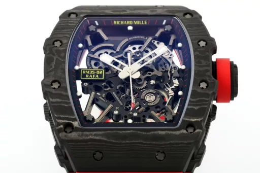 ZF.Factory once again amazed the watch industry and officially opened a new milestone for RM35-02!1) Case: The watch is made of high-tech TPT [quartz fiber] material, with a size of 49.94*44.5MM and a thickness of no more than 45μm. The silica fiber layer is interwoven with special resin fibers through a special automated control system. The fibers between the layers are interwoven at a 45-degree angle. After being heated to 120 degrees Celsius in a three-stage high-temperature flame furnace, they are sent to ProArt for processing and molding. Natural quartz fiber is white, light in texture, and has super impact resistance, non-allergic and UV resistance.2) Movement: Equipped with the newly developed Calibre RMAL1 integrated movement, the movement base and bridge are made of grade 5 titanium alloy sandblasting process, and are treated with PVD/Titaly to ensure maximum rigidity and smooth surface. The unique variable geometry balance wheel can speed up or slow down the winding by adjusting the position of six different wings. The inertial balance wheel oscillates at a frequency of 28800VPH and is equipped with a double barrel system to ensure greater and more stable torque. It also provides a 55-hour power reserve.More importantly, the newly released RMAL1 integrated movement of ZF is the only one in the market that uses real white gemstones on the upper and lower parts of the balance wheel on an integrated base. It is genuine and affordable! This is also the biggest difference from the patch gemstones on the market (other manufacturers)! This is a huge leap forward in ZF's research and development!
