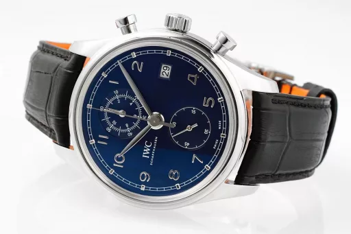 Aps new Portuguese chronograph. The new customized integrated module restores the functions of the chronograph minute hand and the chronograph hour hand on the same small dial. The watch size 42*13.5mm is exactly the same as the original size. The cal89361 movement is copied, and all functions are fully realized, including the operation feel and calendar adjustment method, which are completely consistent with the original movement. The new customized machine has outstanding stability, comparable to the large three-hand, no after-sales worries, welcome everyone to play with it