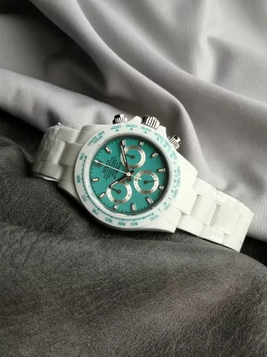 Accepting reservations [rose][rose][rose]N6 Factory super cost-effective [strong] belongs to the AET company co-branded ceramic Daytona series:① Using Dandong 4131 exclusive movement trial version 4801 machine, currently the most stable version of 4131 movement, zero repair, super stable [rose]② Imported nano solid core ceramic material, after continuous testing, the material is not easy to break, and is cut-resistant, wear-resistant, and anti-fouling [rose]③ All literal colors are infinitely close to the original color [rose]④ It has 5 color schemes, Bis Abu Dhabi Bis Kai Green, Racing Green, Sakura Pink, Panda White Series, quality online, absolutely super cost-effective watch [rose]