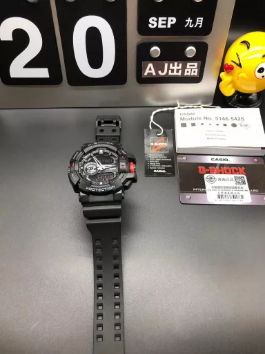 GA-400 hand-raise light Casio G-SHOCK--classic shockproof dial design👍In stock and shipped immediately, 45-degree automatic hand-raise light function with strong visual impact🙈LCD liquid crystal display💡Stopwatch speed function accurate to 1/1000 second⌛Shockproof📣Anti-magnetic💥200 meters waterproof🏊48 city time📲Countdown⏳Alarm clock⏰Fully automatic calendar and other powerful functions