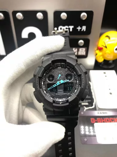 GA-110 Hand-raise Light Casio G-SHOCK--Classic shockproof dial design👍In stock and shipped immediately, 45-degree automatic hand-raise light function with strong visual impact🙈LCD liquid crystal display💡Stopwatch speed function accurate to 1/1000 second⌛Shockproof📣Anti-magnetic💥200 meters waterproof🏊48 city time📲Countdown⏳Alarm clock⏰Fully automatic calendar and other powerful functions