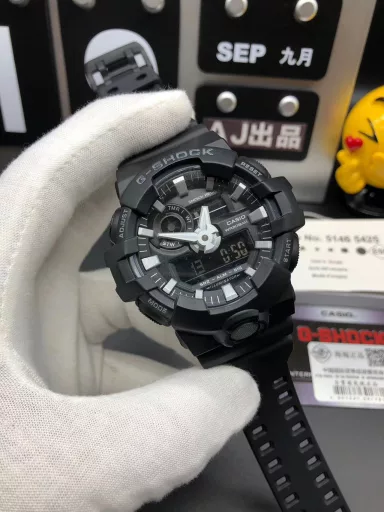 Casio Casio transparent G-SHOCK GA-700 sports men's electronic watch men's watch gshock Watch mirror material: mineral tempered glass mirror Series: G-SHOCK series Movement type: quartz movement Additional functions: 24-hour indication alarm calendar week display month display Movement type: quartz movement Dial vertical diameter: 57.5MM/horizontal diameter: 53.4mm/thickness: 18.4mm