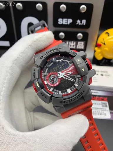 GA-400 hand-raise light Casio G-SHOCK--classic shockproof dial design👍In stock and shipped immediately, 45-degree automatic hand-raise light function with strong visual impact🙈LCD liquid crystal display💡Stopwatch speed function accurate to 1/1000 second⌛Shockproof📣Anti-magnetic💥200 meters waterproof🏊48 city time📲Countdown⏳Alarm clock⏰Fully automatic calendar and other powerful functions