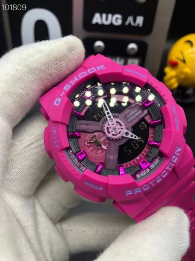 GA-110 Hand-raise Light Casio G-SHOCK--Classic shockproof dial design👍In stock and shipped immediately, 45-degree automatic hand-raise light function with strong visual impact🙈LCD liquid crystal display💡Stopwatch speed function accurate to 1/1000 second⌛Shockproof📣Anti-magnetic💥200 meters waterproof🏊48 city time📲Countdown⏳Alarm clock⏰Fully automatic calendar and other powerful functions