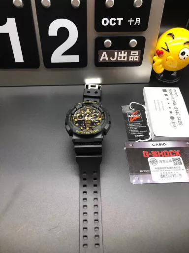 GA-110 Hand-raise Light Casio G-SHOCK--Classic shockproof dial design👍In stock and shipped immediately, 45-degree automatic hand-raise light function with strong visual impact🙈LCD liquid crystal display💡Stopwatch speed function accurate to 1/1000 second⌛Shockproof📣Anti-magnetic💥200 meters waterproof🏊48 city time📲Countdown⏳Alarm clock⏰Fully automatic calendar and other powerful functions