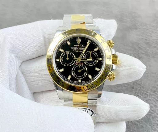Rolex Cosmograph Daytona series m116503-0004 watch! Gold-plated black face luminous stripe Daytona, equipped with Dandong 4130 movement, 40mm diameter, the middle gold strap part does not leak white, C factory