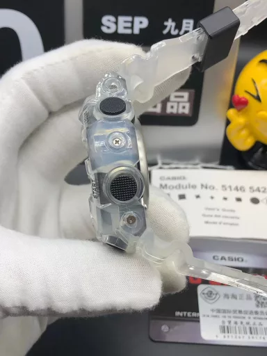 Hot selling GA-710 hand-raise light Casio G-SHOCK--classic shockproof dial design👍In stock and shipped immediately, 45-degree automatic hand-raise light function with strong visual impact🙈LCD liquid crystal display💡Stopwatch speed function accurate to 1/1000 second⌛Shockproof📣Anti-magnetic💥200 meters waterproof🏊48 city time📲Countdown⏳Alarm clock⏰Fully automatic calendar and other powerful functions📆