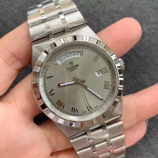 V7 41mm