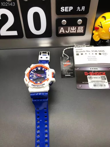 GA-400 hand-raise light Casio G-SHOCK--classic shockproof dial design👍In stock and shipped immediately, 45-degree automatic hand-raise light function with strong visual impact🙈LCD liquid crystal display💡Stopwatch speed function accurate to 1/1000 second⌛Shockproof📣Anti-magnetic💥200 meters waterproof🏊48 city time📲Countdown⏳Alarm clock⏰Fully automatic calendar and other powerful functions