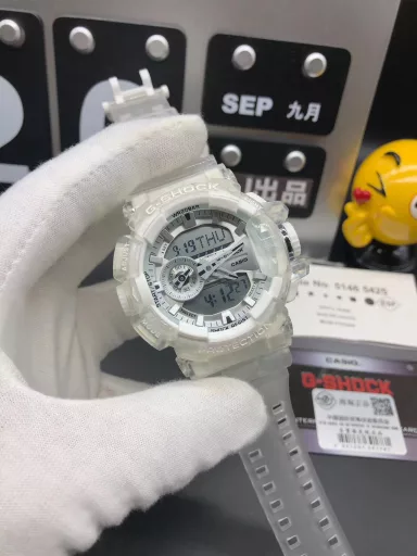 GA-400 hand-raise light Casio G-SHOCK--classic shockproof dial design👍In stock and shipped immediately, 45-degree automatic hand-raise light function with strong visual impact🙈LCD liquid crystal display💡Stopwatch speed function accurate to 1/1000 second⌛Shockproof📣Anti-magnetic💥200 meters waterproof🏊48 city time📲Countdown⏳Alarm clock⏰Fully automatic calendar and other powerful functions