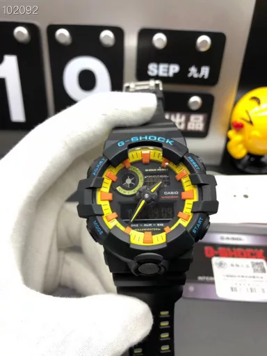 Hot selling GA-710 hand-raise light Casio G-SHOCK--classic shockproof dial design👍In stock and shipped immediately, 45-degree automatic hand-raise light function with strong visual impact🙈LCD liquid crystal display💡Stopwatch speed function accurate to 1/1000 second⌛Shockproof📣Anti-magnetic💥200 meters waterproof🏊48 city time📲Countdown⏳Alarm clock⏰Fully automatic calendar and other powerful functions📆