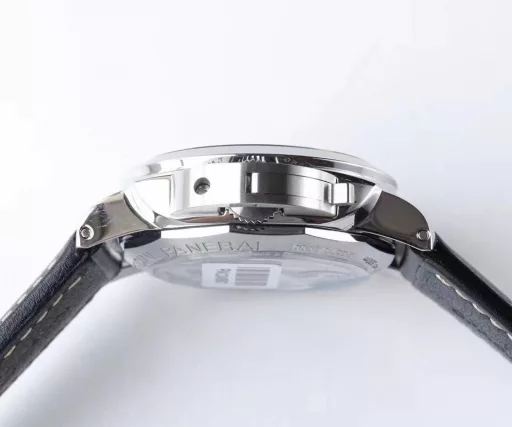 VS Panerai 359 V2 version synchronizes the original movement functions! Super luminous! Main upgraded movement functions:V1 hour hand cannot be adjusted separately V2 version upgraded hour hand can be adjusted separately Upgraded to the same as the originalV1 calendar can be adjusted quickly, V2 version upgraded calendar can be adjusted by hour hand Upgraded to the same as the originalMovement appearance design and thickness are closer, with a similarity of more than 95%