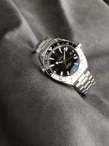 VS limited edition recommendation: Omega Seamaster series 215.30.44.22.01.001 watch, stainless steel bracelet case, bidirectional rotating bezel, black dial, 8906 automatic machinery, 43.5 mm.