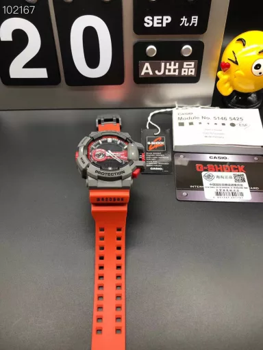 GA-400 hand-raise light Casio G-SHOCK--classic shockproof dial design👍In stock and shipped immediately, 45-degree automatic hand-raise light function with strong visual impact🙈LCD liquid crystal display💡Stopwatch speed function accurate to 1/1000 second⌛Shockproof📣Anti-magnetic💥200 meters waterproof🏊48 city time📲Countdown⏳Alarm clock⏰Fully automatic calendar and other powerful functions