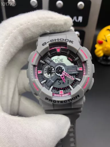 GA-110 Hand-raise Light Casio G-SHOCK--Classic shockproof dial design👍In stock and shipped immediately, 45-degree automatic hand-raise light function with strong visual impact🙈LCD liquid crystal display💡Stopwatch speed function accurate to 1/1000 second⌛Shockproof📣Anti-magnetic💥200 meters waterproof🏊48 city time📲Countdown⏳Alarm clock⏰Fully automatic calendar and other powerful functions