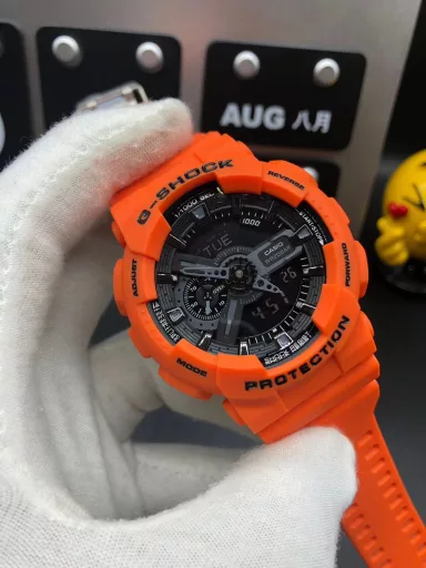 GA-110 Hand-raise Light Casio G-SHOCK--Classic shockproof dial design👍In stock and shipped immediately, 45-degree automatic hand-raise light function with strong visual impact🙈LCD liquid crystal display💡Stopwatch speed function accurate to 1/1000 second⌛Shockproof📣Anti-magnetic💥200 meters waterproof🏊48 city time📲Countdown⏳Alarm clock⏰Fully automatic calendar and other powerful functions