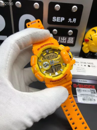 GA-400 hand-raise light Casio G-SHOCK--classic shockproof dial design👍In stock and shipped immediately, 45-degree automatic hand-raise light function with strong visual impact🙈LCD liquid crystal display💡Stopwatch speed function accurate to 1/1000 second⌛Shockproof📣Anti-magnetic💥200 meters waterproof🏊48 city time📲Countdown⏳Alarm clock⏰Fully automatic calendar and other powerful functions