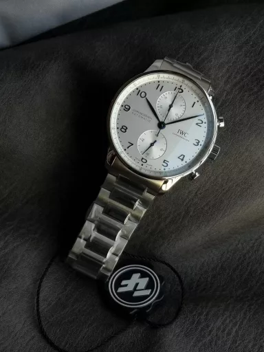 ZF Discovery Magazine, IWC Portuguese series IW371617 watch, stainless steel bracelet case, silver-white panda dial, 69355 automatic machinery, 41 mm.