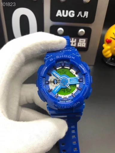 GA-110 Hand-raise Light Casio G-SHOCK--Classic shockproof dial design👍In stock and shipped immediately, 45-degree automatic hand-raise light function with strong visual impact🙈LCD liquid crystal display💡Stopwatch speed function accurate to 1/1000 second⌛Shockproof📣Anti-magnetic💥200 meters waterproof🏊48 city time📲Countdown⏳Alarm clock⏰Fully automatic calendar and other powerful functions