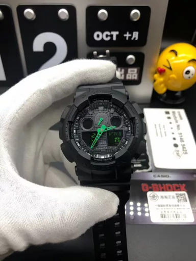 GA-110 Hand-raise Light Casio G-SHOCK--Classic shockproof dial design👍In stock and shipped immediately, 45-degree automatic hand-raise light function with strong visual impact🙈LCD liquid crystal display💡Stopwatch speed function accurate to 1/1000 second⌛Shockproof📣Anti-magnetic💥200 meters waterproof🏊48 city time📲Countdown⏳Alarm clock⏰Fully automatic calendar and other powerful functions