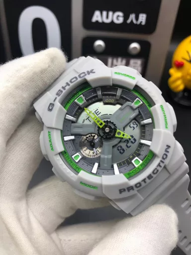 GA-110 Hand-raise Light Casio G-SHOCK--Classic shockproof dial design👍In stock and shipped immediately, 45-degree automatic hand-raise light function with strong visual impact🙈LCD liquid crystal display💡Stopwatch speed function accurate to 1/1000 second⌛Shockproof📣Anti-magnetic💥200 meters waterproof🏊48 city time📲Countdown⏳Alarm clock⏰Fully automatic calendar and other powerful functions