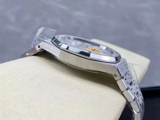 APS 15410 new product, frosted gold watchAudemars Piguet frosted gold craft is commonly known as hammered gold craft, also known as 