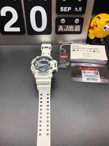 GA-400 hand-raise light Casio G-SHOCK--classic shockproof dial design👍In stock and shipped immediately, 45-degree automatic hand-raise light function with strong visual impact🙈LCD liquid crystal display💡Stopwatch speed function accurate to 1/1000 second⌛Shockproof📣Anti-magnetic💥200 meters waterproof🏊48 city time📲Countdown⏳Alarm clock⏰Fully automatic calendar and other powerful functions