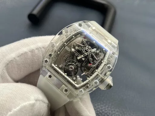 RM New Model Wrist Architect Sapphire Miracle 'RICHARD MILLE' Richard Mille RM 56-01 Making a crystal watch requires exquisiteness and detail inspection from every angle. What better way to show and prove the exquisite craftsmanship of watchmakers? Not only the size of the parts outside the case is required to be accurate, but also all the screws and connections inside the watch are required to be extremely accurate. A little flaw can be clearly seen from the outside, no matter how small the flaw is. This can be said to be the pinnacle of watchmaking technology, and RM56-01 will never let you down. Richard Mille uses a transparent sapphire crystal plate to support the entire manual winding tourbillon movement, which brings a bright and moving appearance to the RM56-01. The movement has hour and minute displays, power reserve display and torque indicator at 11 o'clock and 2 o'clock respectively, and a function selector at 4 o'clock. This pursuit of extreme transparency in the titanium movement also inspired the engineers of the watch factory to use sapphire crystal to create the central bridge and the third wheel. The surface of the central bridge is decorated with patterns, which not only significantly increases the strength, but also greatly reduces the weight. The RM56-01 movement made of sapphire crystal and titanium can withstand drastic temperature changes and friction, and has amazing timing performance stability, which can be called a classic masterpiece of stopwatches. The RM56-01 crystal watch is the perfect masterpiece of Richard Mille's beautiful transparent movement technology. The processing of sapphire crystal is an extremely difficult top-level process, so the RM 56-01 is only issued in a limited edition.