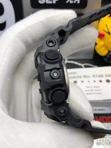 Hot selling GA-710 hand-raise light Casio G-SHOCK--classic shockproof dial design👍In stock and shipped immediately, 45-degree automatic hand-raise light function with strong visual impact🙈LCD liquid crystal display💡Stopwatch speed function accurate to 1/1000 second⌛Shockproof📣Anti-magnetic💥200 meters waterproof🏊48 city time📲Countdown⏳Alarm clock⏰Fully automatic calendar and other powerful functions