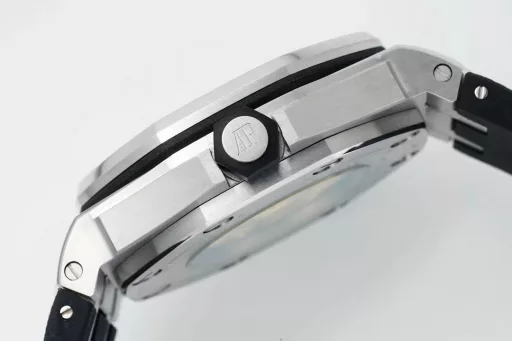 IPF creates classics - the king of diving, Audemars Piguet 15710! 3120 integrated movement, creating the strongest replica inside and outsideThe case is polished multiple times, just to match the angular data, and the material feels consistent;The strongest movement plate is polished, and the color is automatically supported by 18K rose gold with special color adjustment;The most user-friendly loose head grain buffer area ensures that it matches the original design;The most three-dimensional and neat disk 