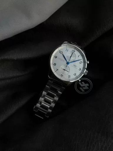 ZF Discovery Magazine, IWC Portuguese series IW371617 watch, stainless steel bracelet case, silver-white panda dial, 69355 automatic machinery, 41 mm.