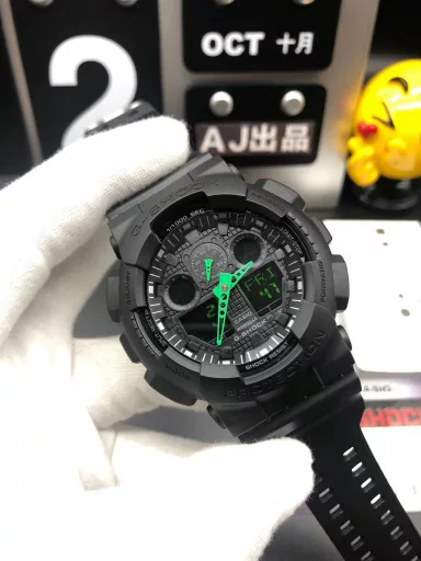 GA-110 Hand-raise Light Casio G-SHOCK--Classic shockproof dial design👍In stock and shipped immediately, 45-degree automatic hand-raise light function with strong visual impact🙈LCD liquid crystal display💡Stopwatch speed function accurate to 1/1000 second⌛Shockproof📣Anti-magnetic💥200 meters waterproof🏊48 city time📲Countdown⏳Alarm clock⏰Fully automatic calendar and other powerful functions