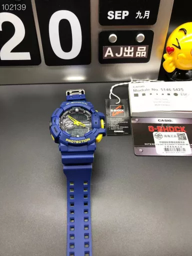 GA-400 hand-raise light Casio G-SHOCK--classic shockproof dial design👍In stock and shipped immediately, 45-degree automatic hand-raise light function with strong visual impact🙈LCD liquid crystal display💡Stopwatch speed function accurate to 1/1000 second⌛Shockproof📣Anti-magnetic💥200 meters waterproof🏊48 city time📲Countdown⏳Alarm clock⏰Fully automatic calendar and other powerful functions