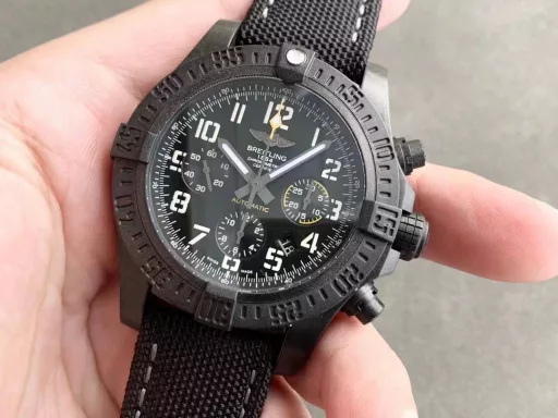 Breitling original one-to-one carbon fiber texture, the ultimate new work. The Breitling Avenger Hurricane series 45mm chronograph was purchased two years ago and disassembled for inspection. After many efforts by the watchmaker, it was finally cracked. It is made of Breitlight® material. Breitlight® is a thermoplastic resin with excellent high temperature resistance. It is a composite of polycarbonate and carbon fiber. The material is 3.3 times lighter than titanium and 5.8 times lighter than stainless steel, but it is stronger and can't be broken! It also has many advantages: scratches, polishing, corrosion resistance, anti-magnetic, anti-allergic, and has a warmer touch than metal, and presents the mottled visual effect of carbon fiber. (The raw materials are purchased in Switzerland, which is hard-won. Don't miss it if you like it) The real thing looks better
