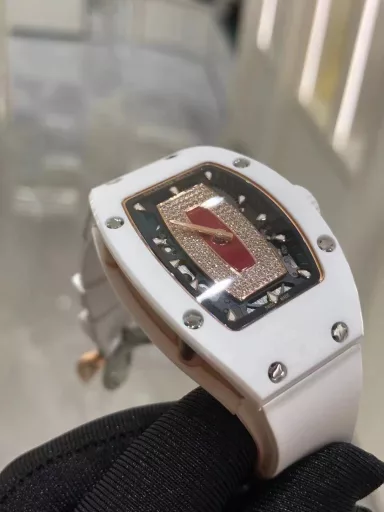 BBA Richard Miller RM0071⃣️Case: Uses the same ZTA white/black ceramic case as the original.2⃣️Movement: Exclusively customized movement to restore the original3⃣️Watch diameter: 1:1 restore the original 45.66x31.40mm, thickness is 11.85MM4⃣️Watch mirror material: Sapphire crystal mirror double anti-glare effect.5⃣️Watch strap material: Imported fluororubber watch strap, corrosion-resistant, comfortable and durable6⃣️Watch buckle: The latest titanium metal material7⃣️Diamond setting process: Breaking the traditional machine setting process, pure hand-made setting 8⃣️Electroplating process: PVD electroplating platinum