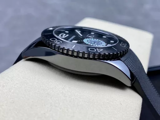 HK Factory Longines Ceramic Concas L3.784.4.56.9 is launched strongly, and the limited edition all-ceramic 