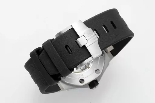 IPF creates classics - the king of diving, Audemars Piguet 15710! 3120 integrated movement, creating the strongest replica inside and outsideThe case is polished multiple times, just to match the angular data, and the material feels consistent;The strongest movement plate is polished, and the color is automatically supported by 18K rose gold with special color adjustment;The most user-friendly loose head grain buffer area ensures that it matches the original design;The most three-dimensional and neat disk 